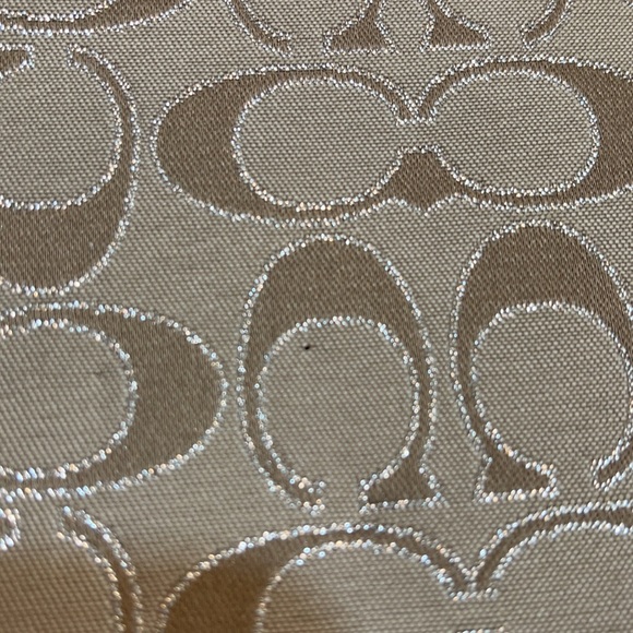 Khaki Coach clutch with pink satin lining - Picture 3 of 5